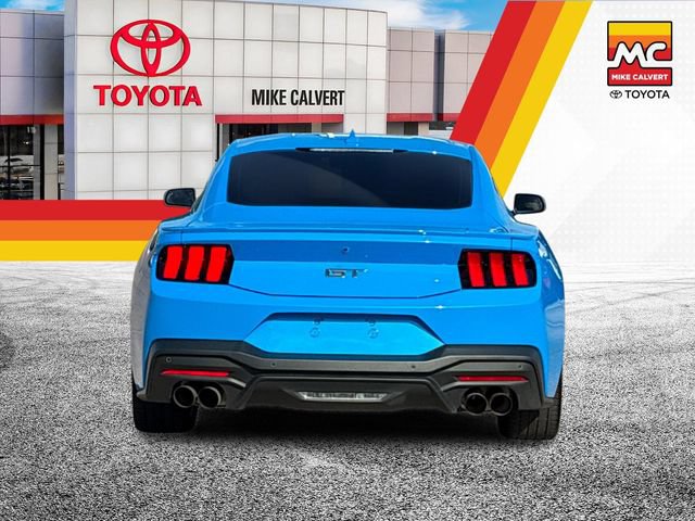 Used 2025 Ford Mustang GT Premium RWD image 4
