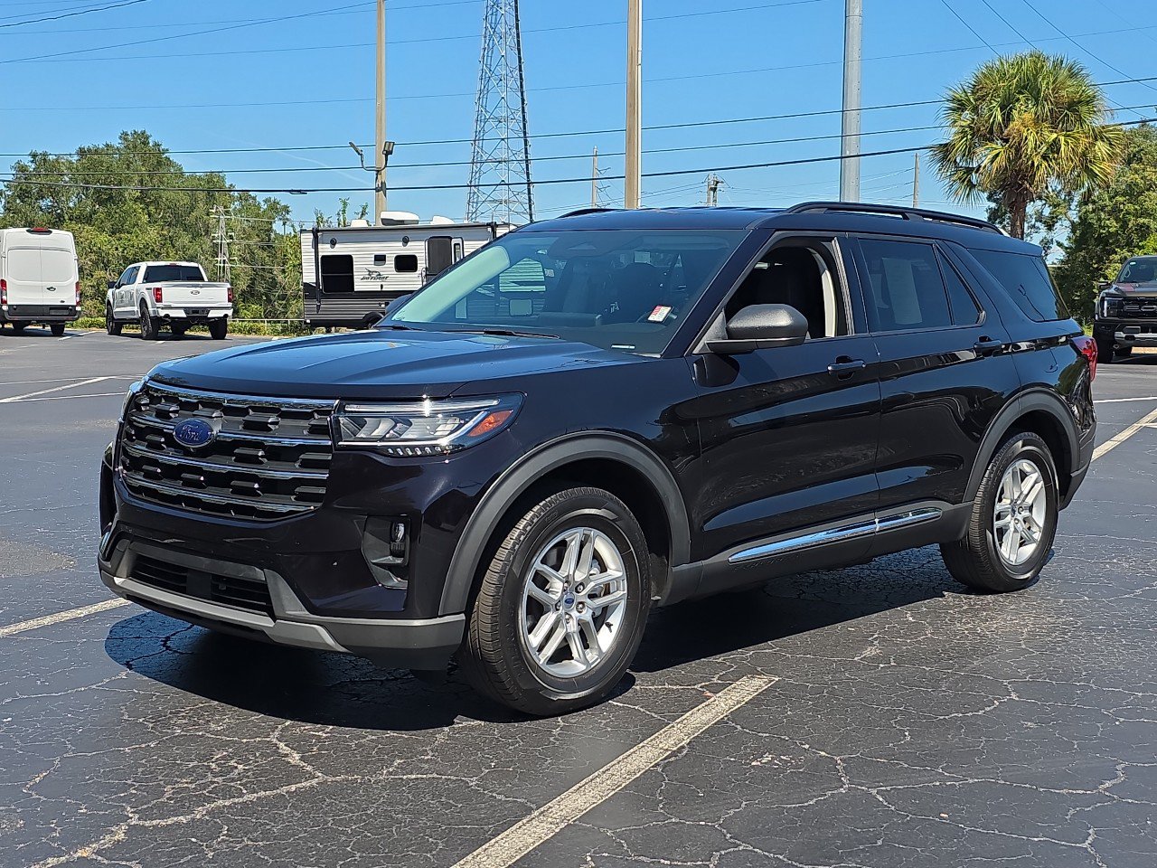 Used 2025 Ford Explorer Active w/ Active Comfort Package RWD image 10