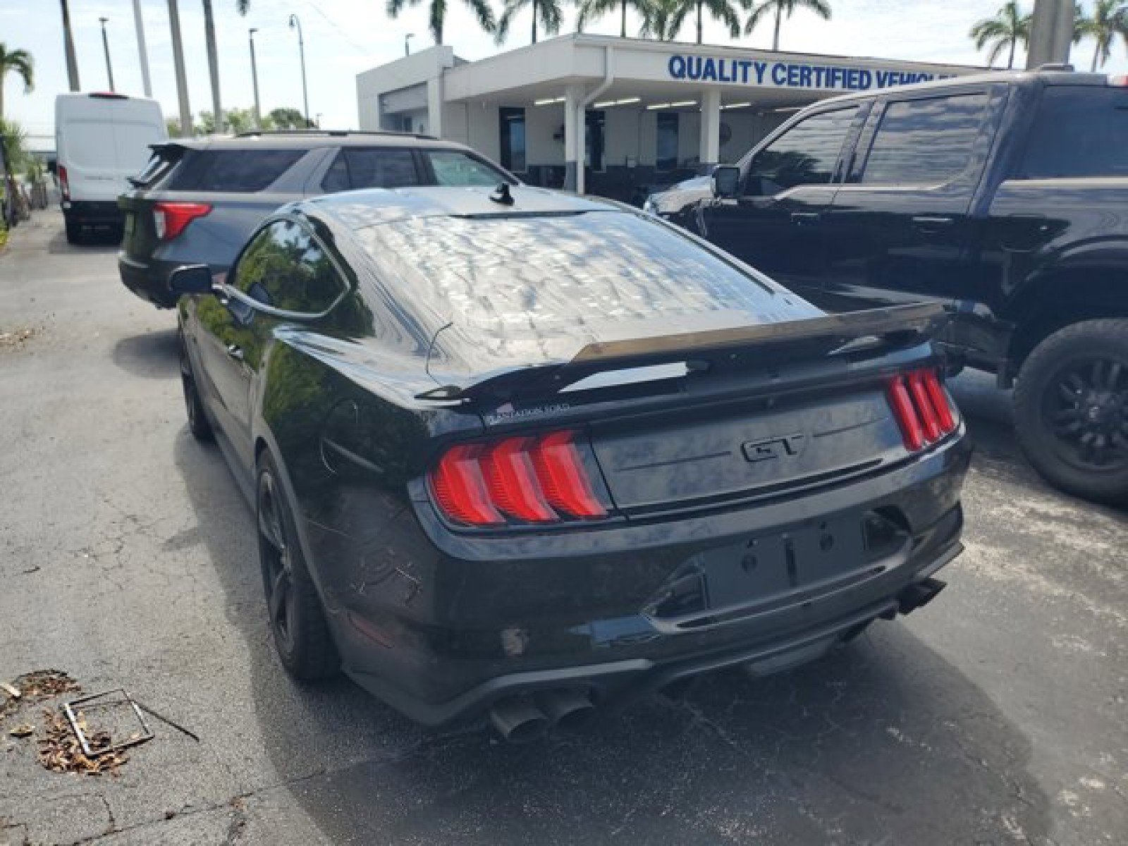 Used 2022 Ford Mustang GT Premium w/ Equipment Group 401A RWD image 6