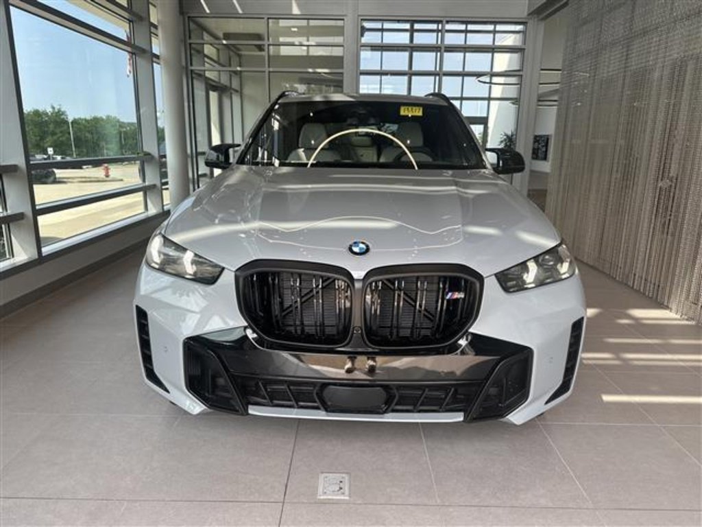 New 2026 BMW X5 M60i image 2