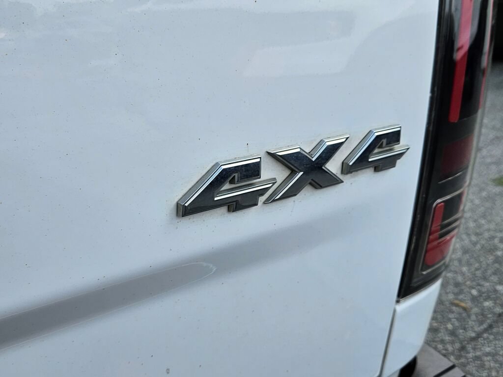 Used 2019 RAM 1500 Classic SLT w/ Protection Group AWD/4WD image 13