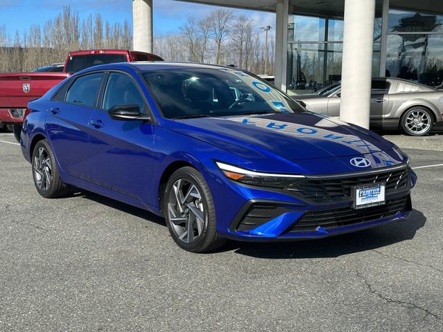 Used 2025 Hyundai Elantra Sport w/ Cargo Package image 8