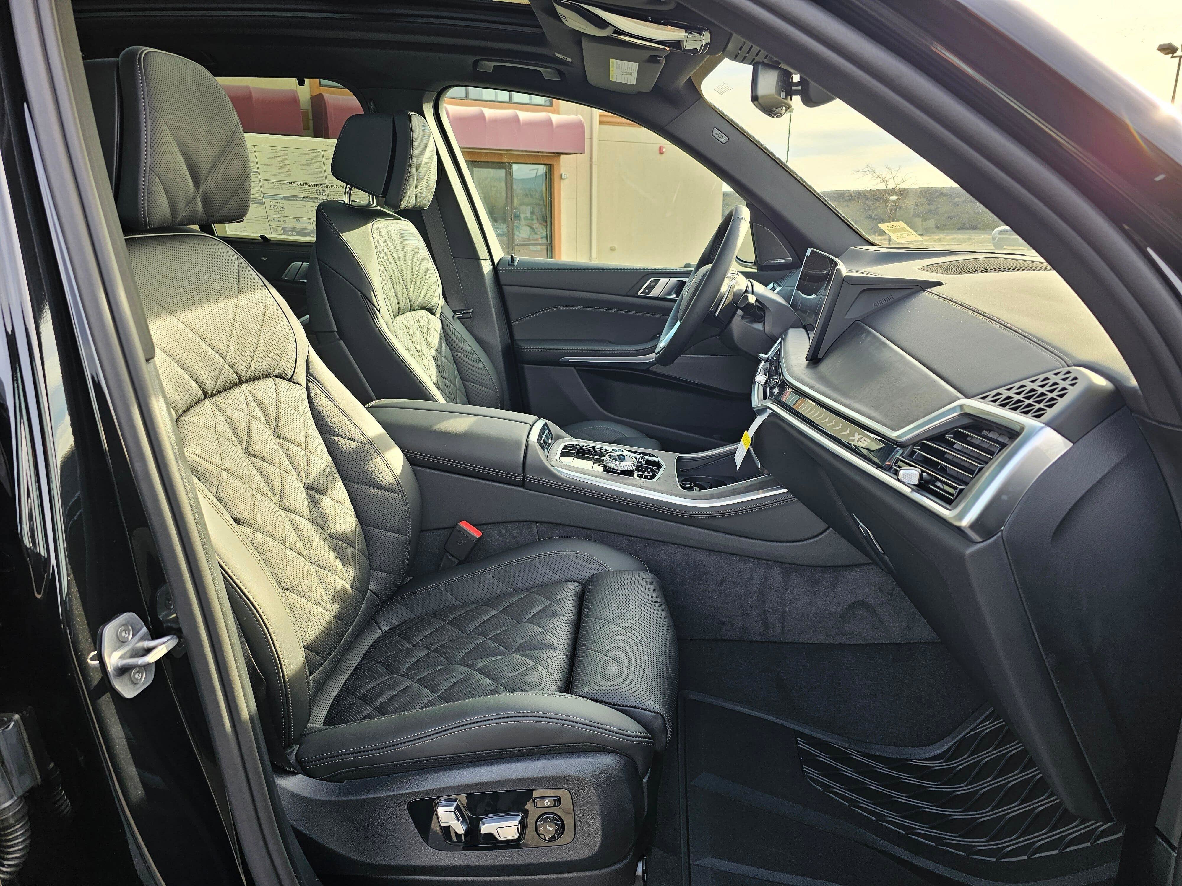 New 2026 BMW X5 xDrive40i w/ Executive Package image 16