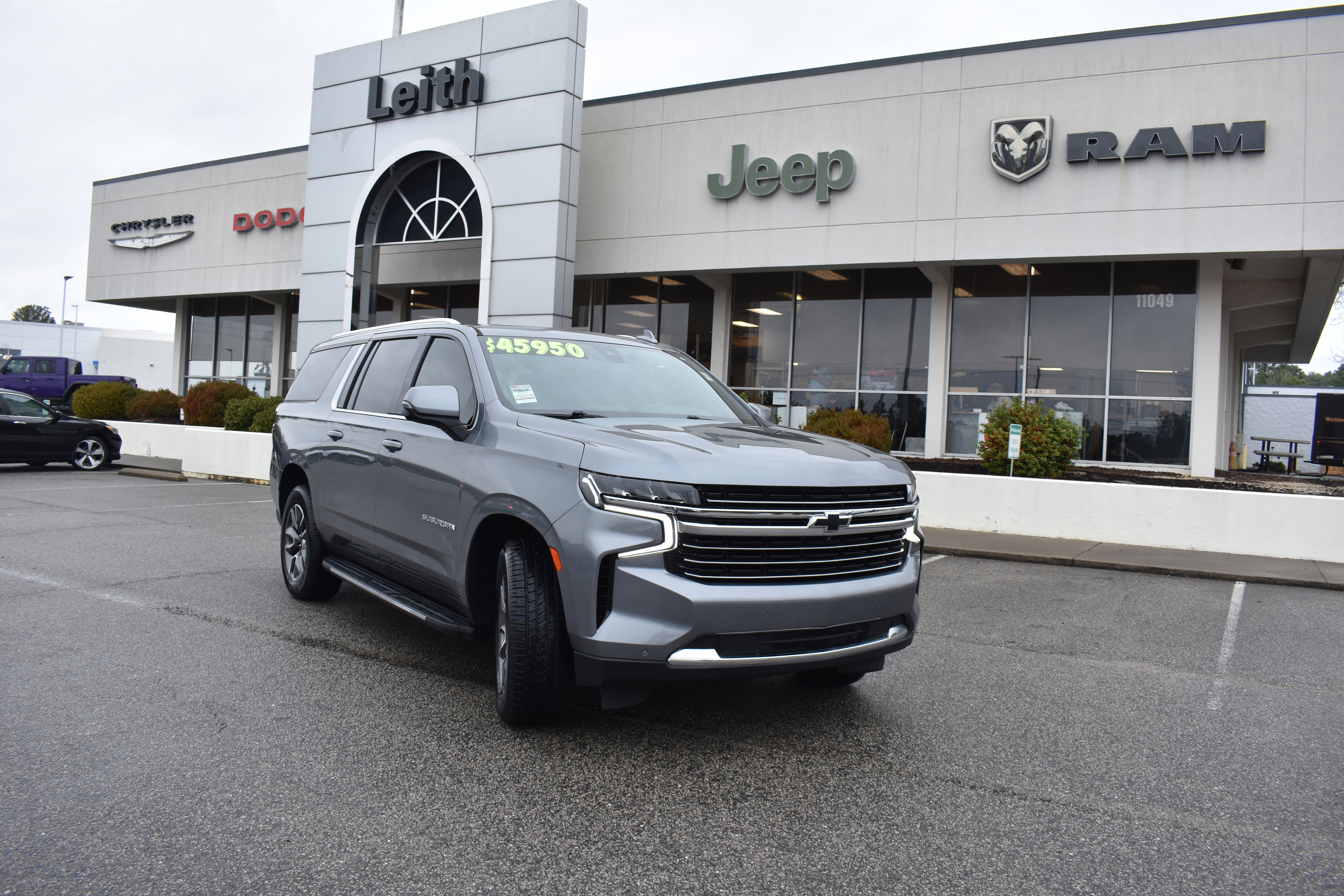 Used 2022 Chevrolet Suburban LT w/ Luxury Package