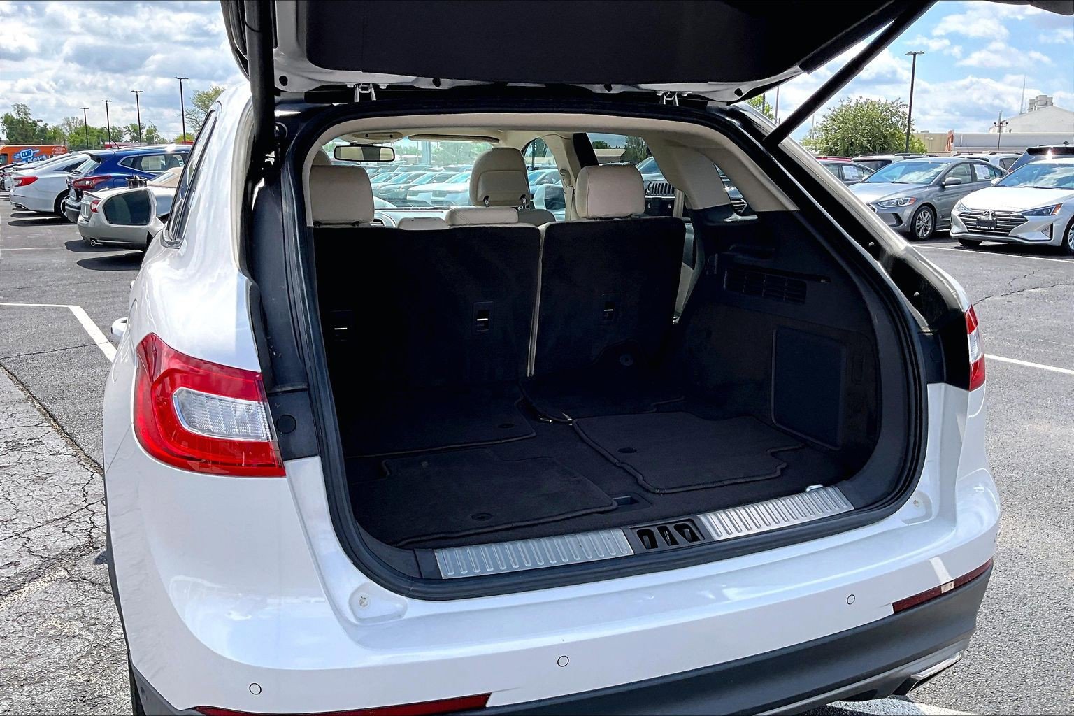 Used 2018 Lincoln MKX Reserve w/ Driver Assistance Package AWD/4WD image 19
