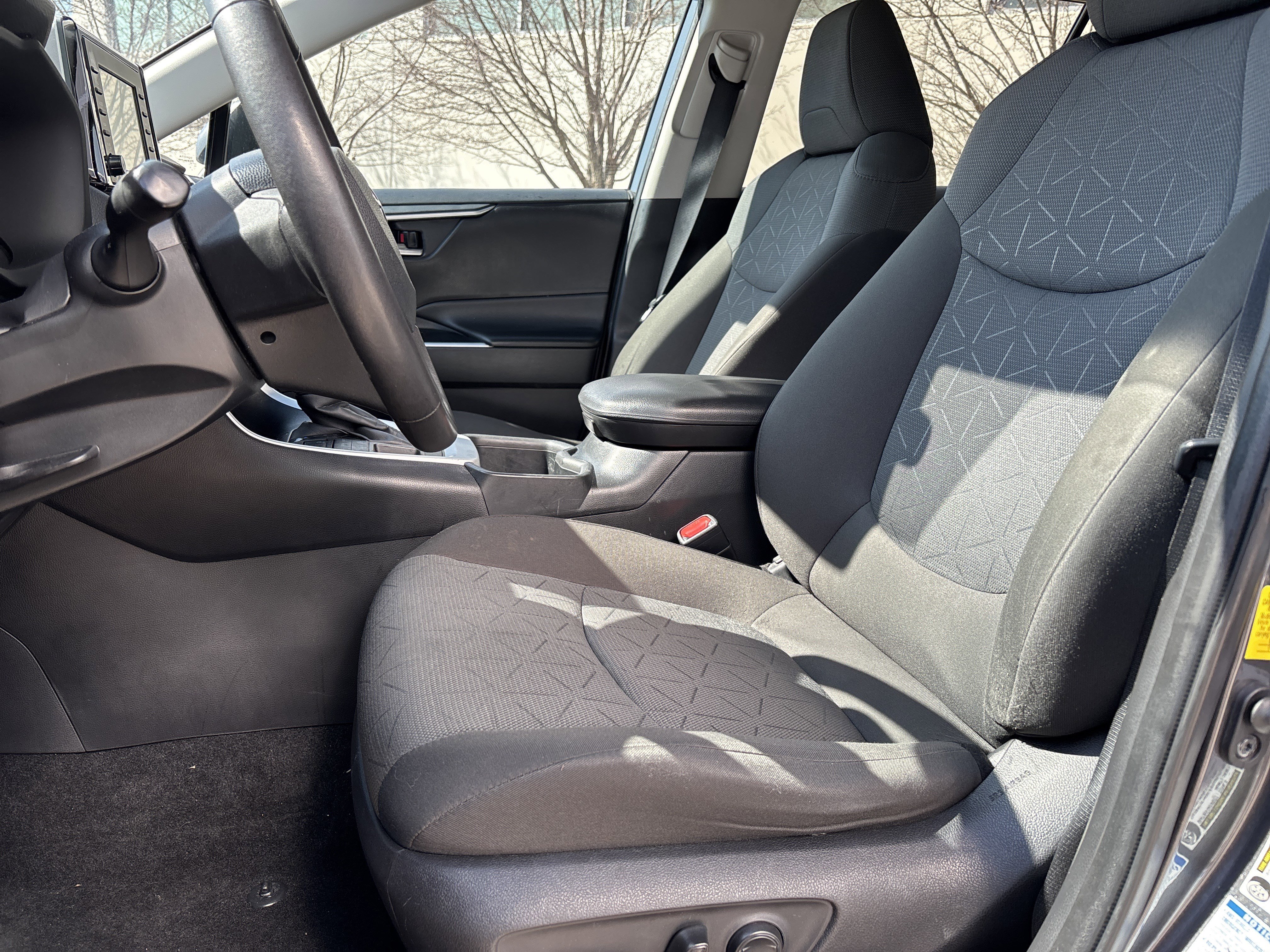 Used 2022 Toyota RAV4 XLE w/ Convenience Package AWD/4WD image 14