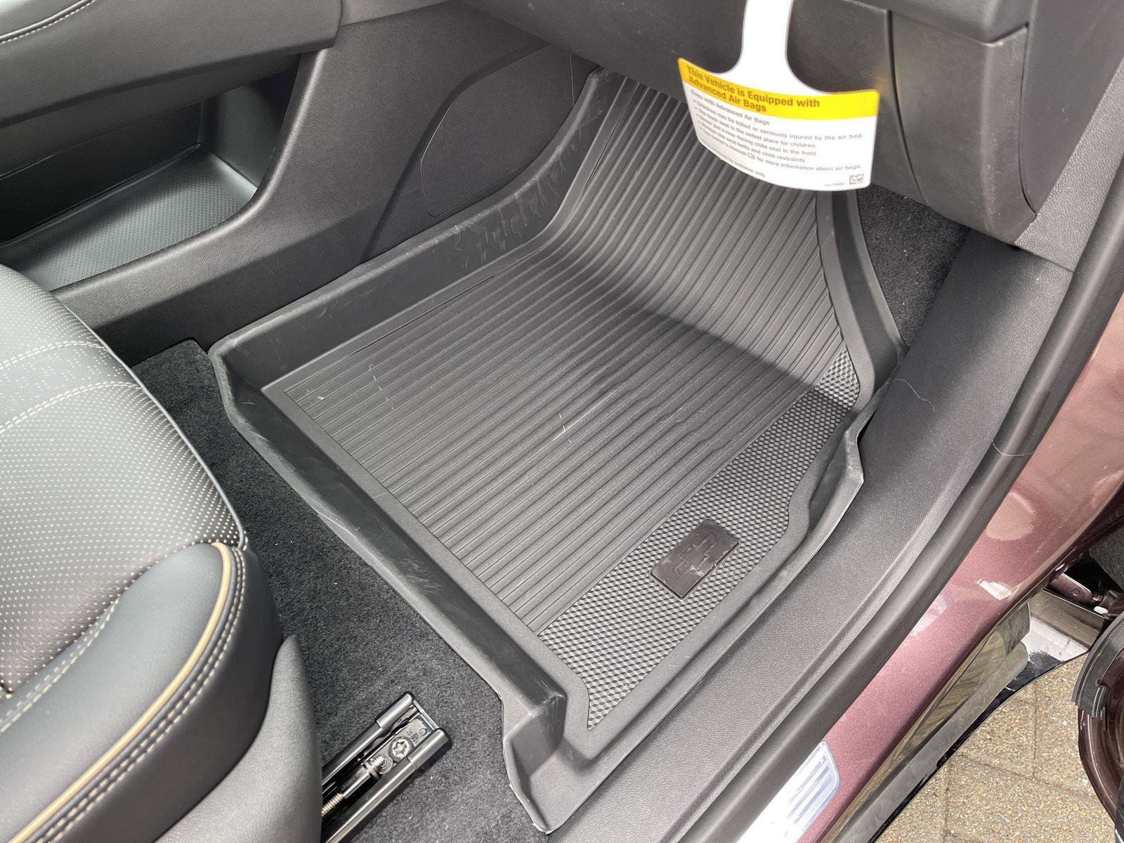 Used 2025 Chevrolet Traverse High Country w/ LPO, Floor Liner Package AWD/4WD image 38