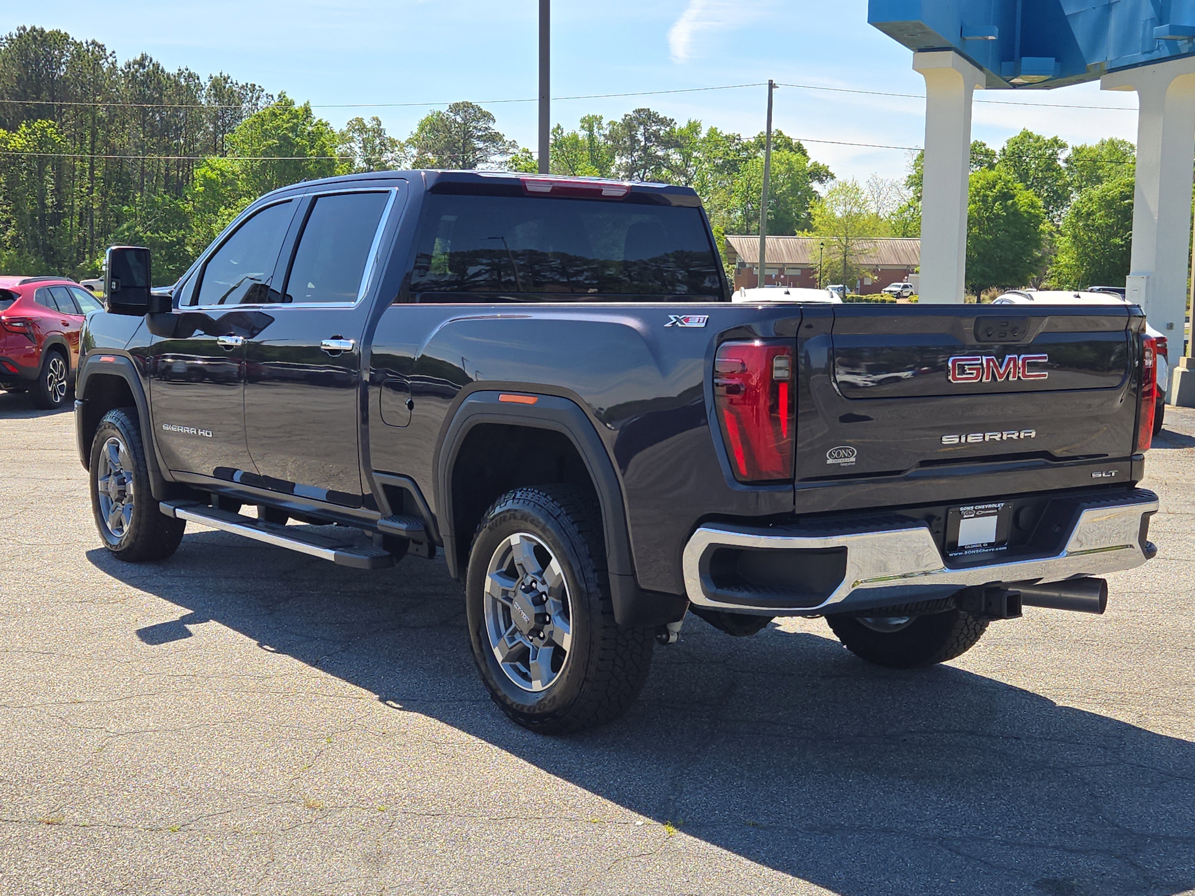 Used 2025 GMC Sierra 2500 SLT w/ SLT Convenience Package AWD/4WD image 11