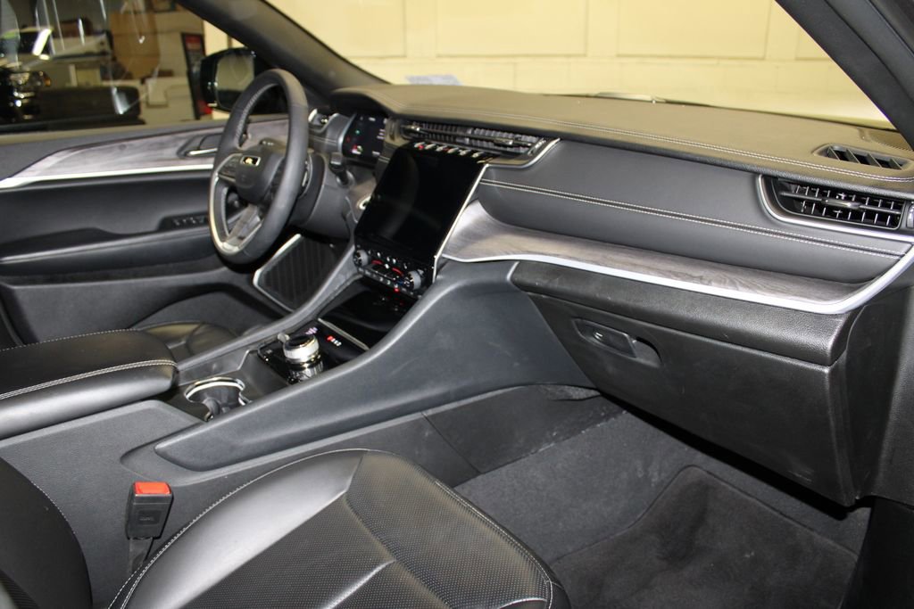 Used 2024 Jeep Grand Cherokee Limited 4xe AWD/4WD image 29