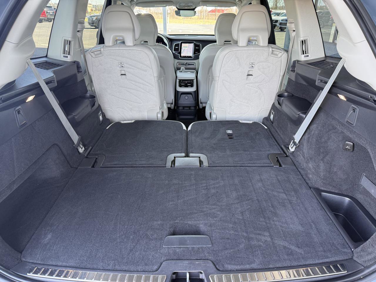 Used 2023 Volvo XC90 T8 Ultimate image 52