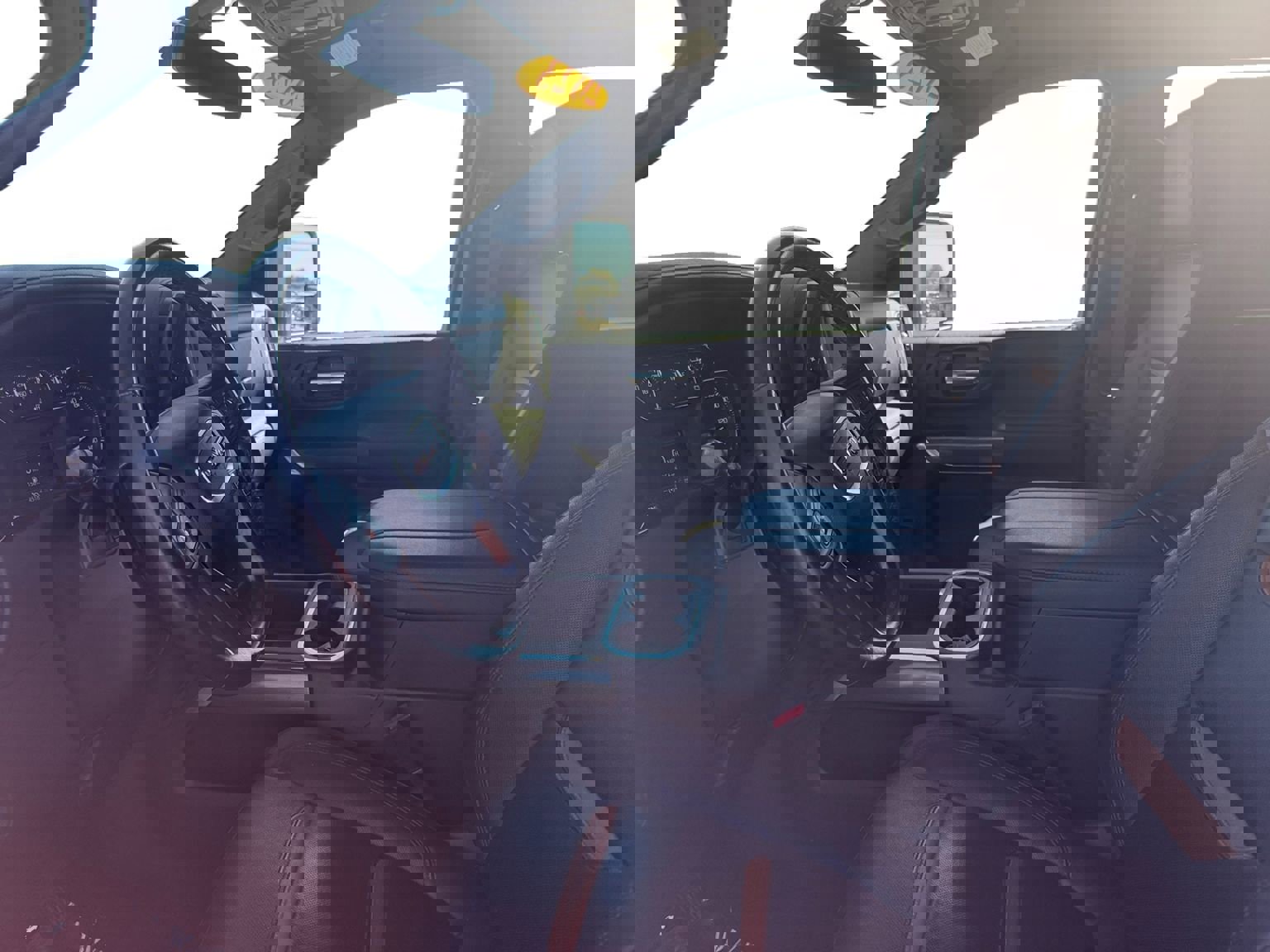 Used 2023 GMC Sierra 2500 AT4 w/ Gooseneck/5TH Wheel Package AWD/4WD image 10