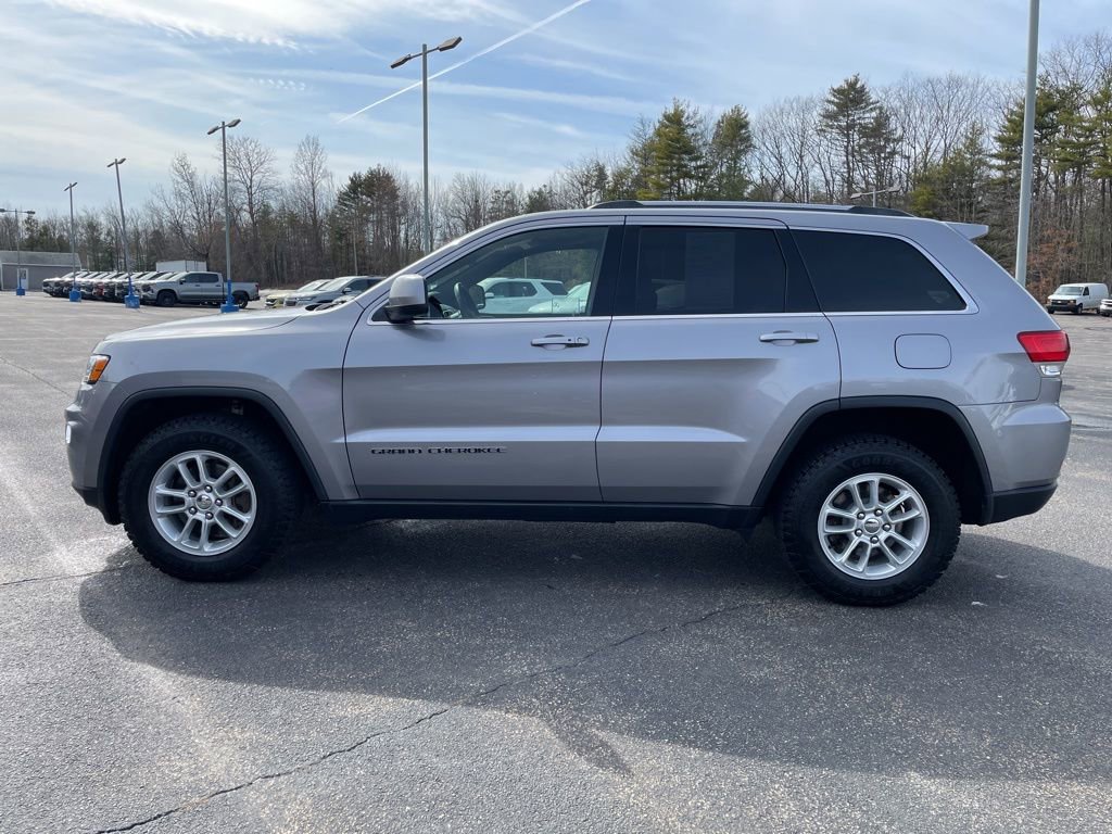 Used 2019 Jeep Grand Cherokee Laredo AWD/4WD image 3