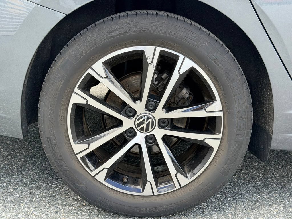 Used 2024 Volkswagen Jetta Sport FWD image 25