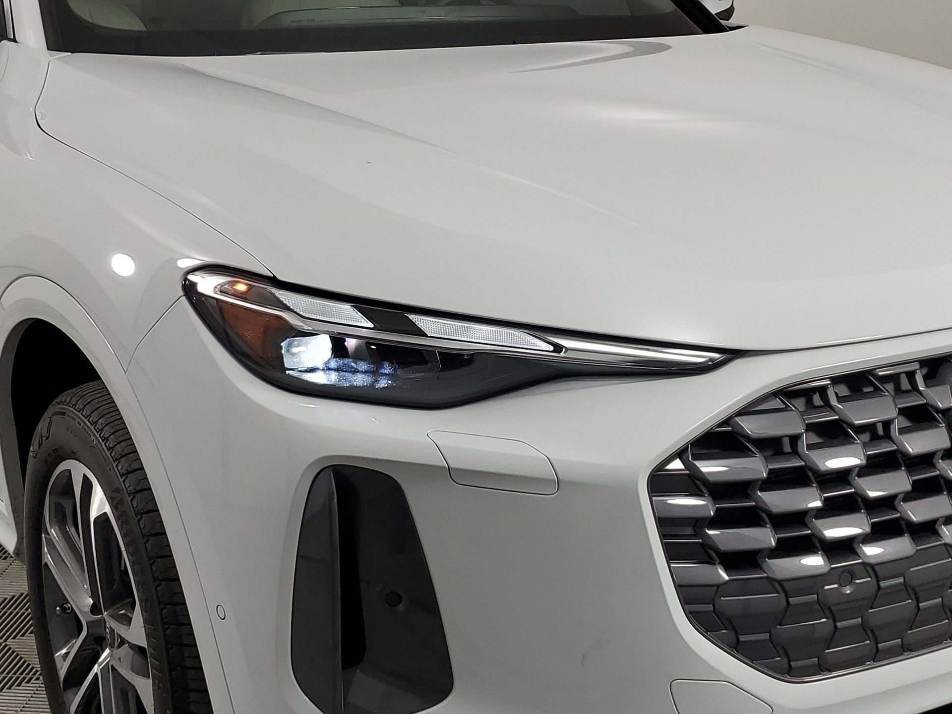 Certified 2025 Audi Q5 2.0T Premium image 15