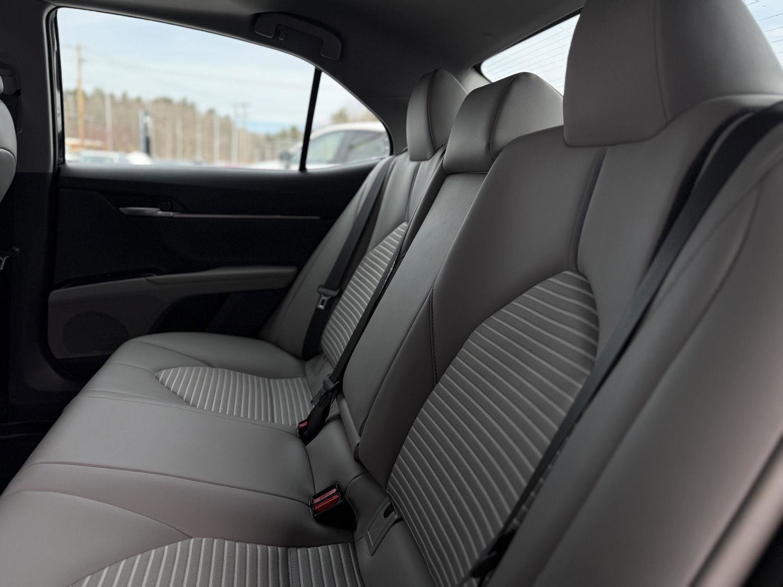 Used 2020 Toyota Camry SE image 13