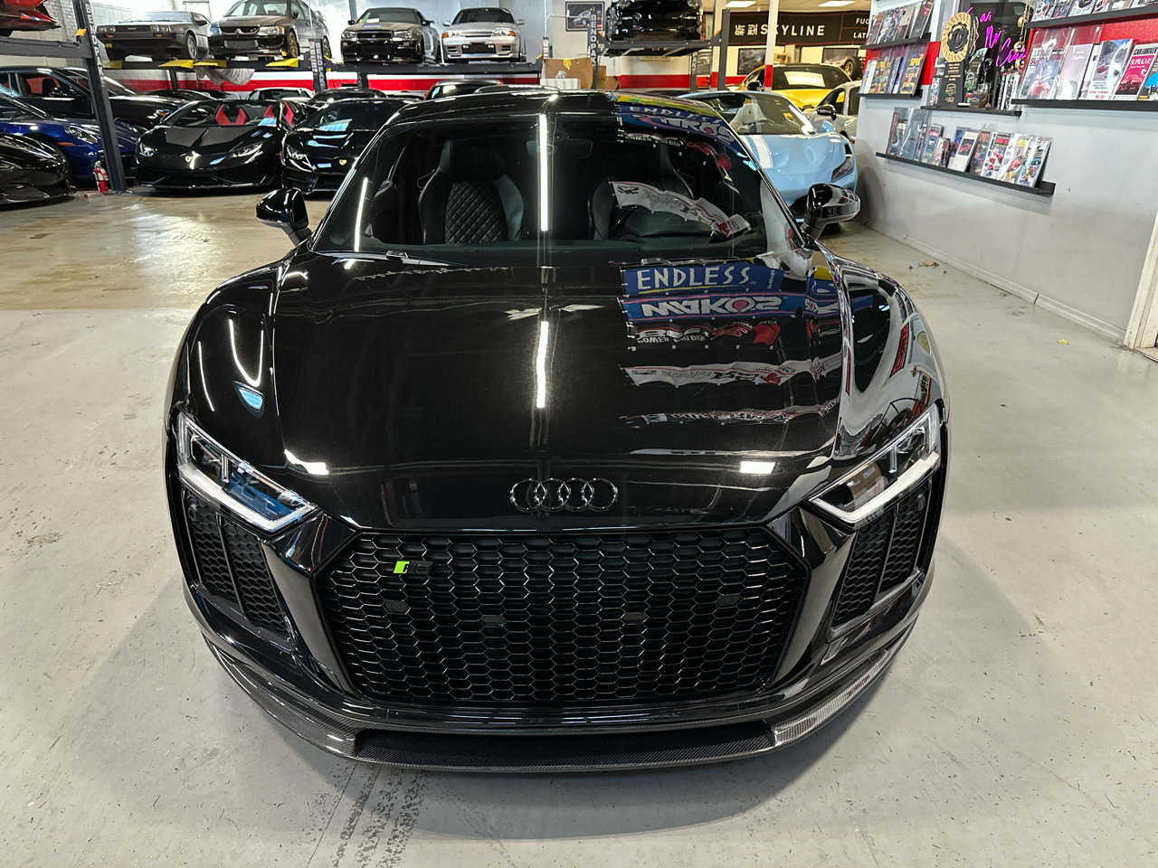 Used 2017 Audi R8 V10 w/ Carbon Exterior Package image 2