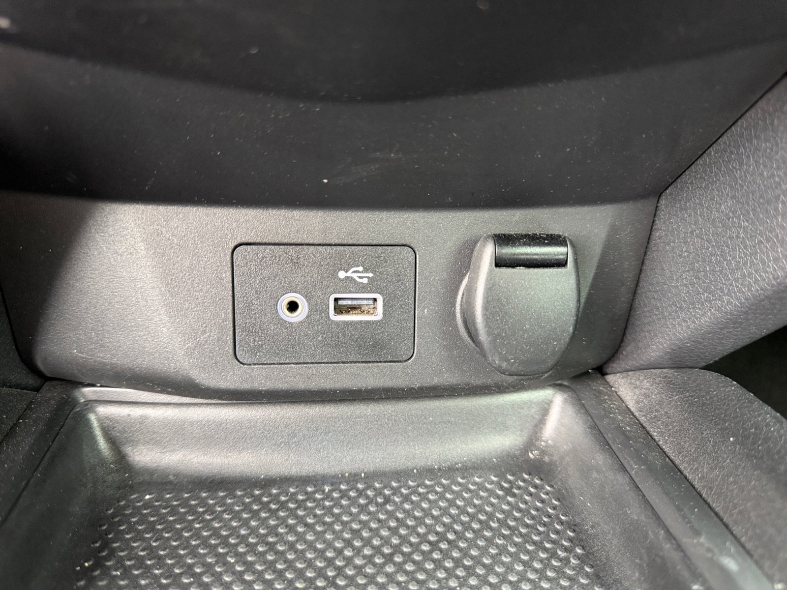 Used 2019 Nissan Rogue S image 31