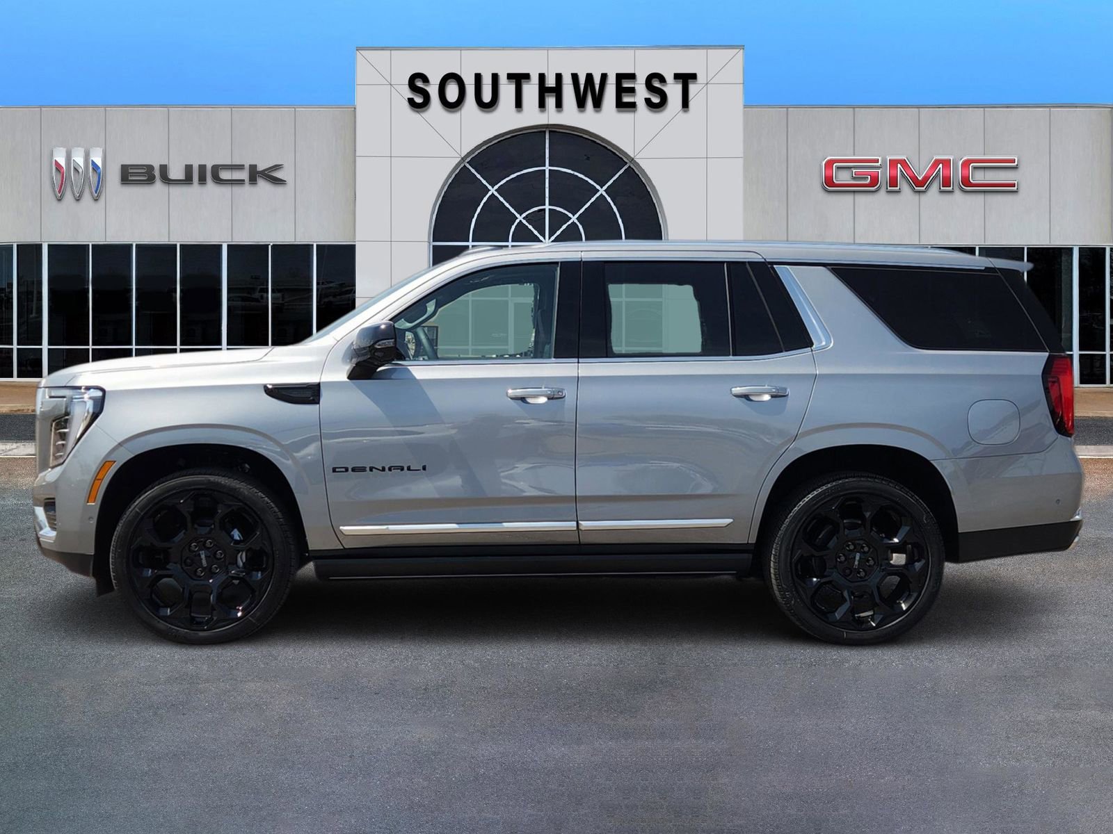 New 2026 GMC Yukon Denali w/ Denali Reserve Package AWD/4WD image 3