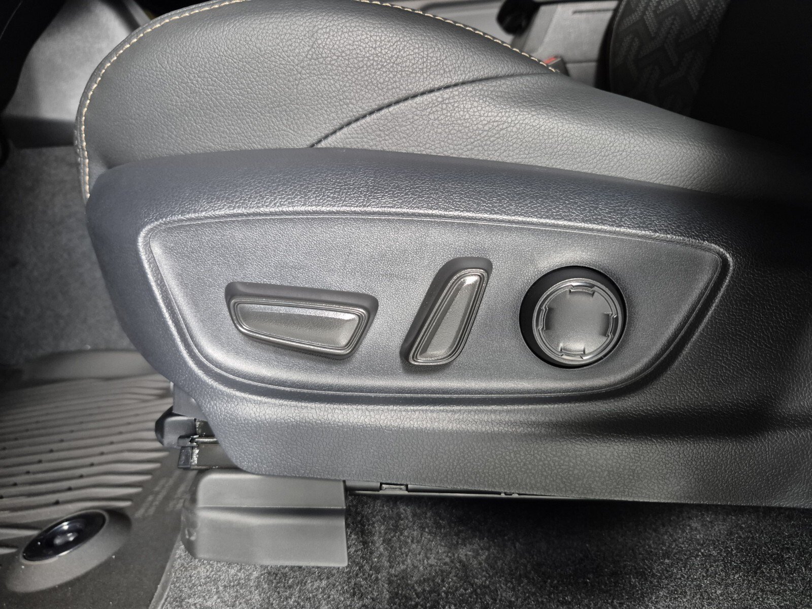 New 2026 Toyota Tacoma SR5 AWD/4WD image 16