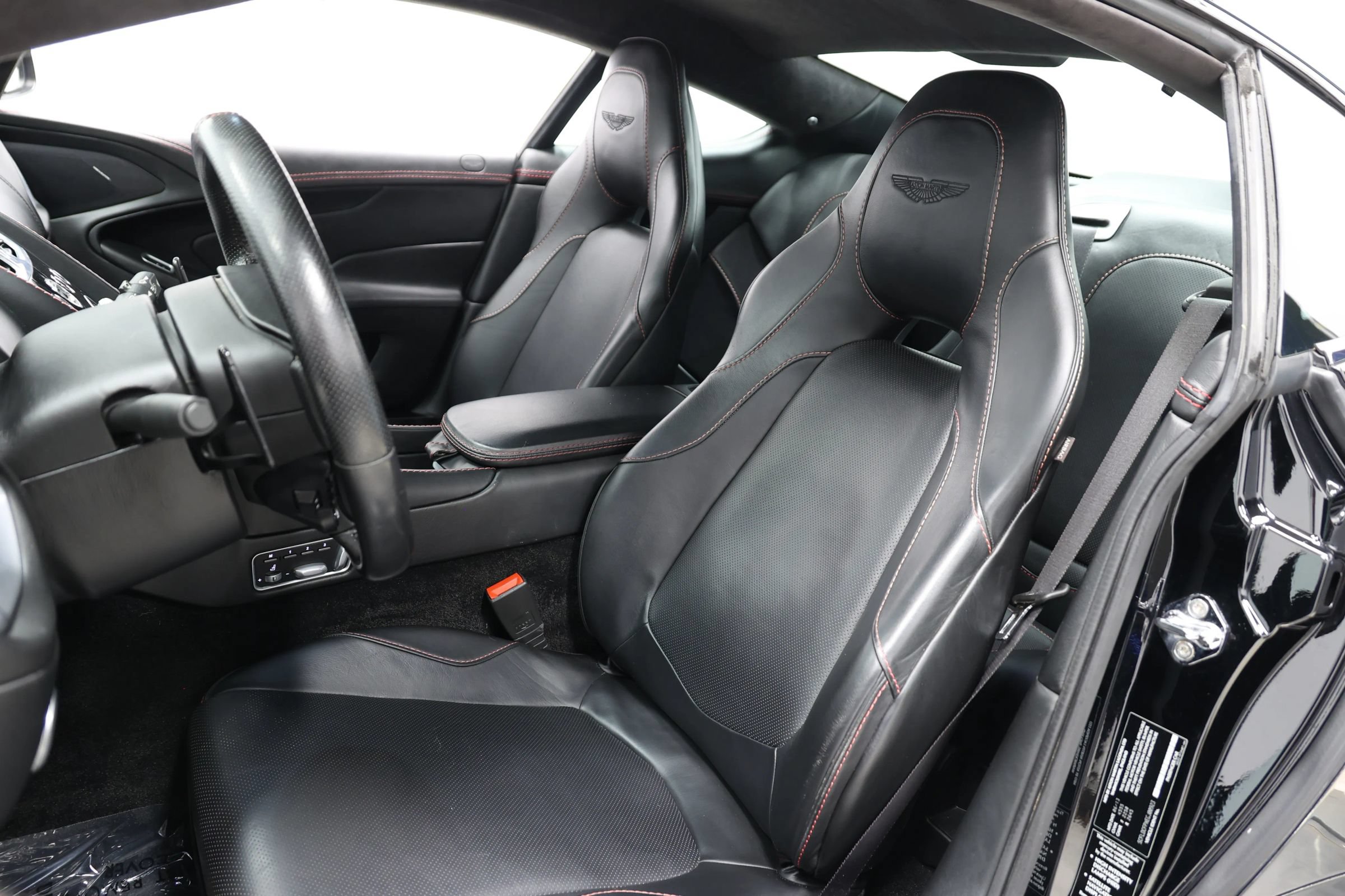 Used 2014 Aston Martin Vanquish Coupe RWD image 17