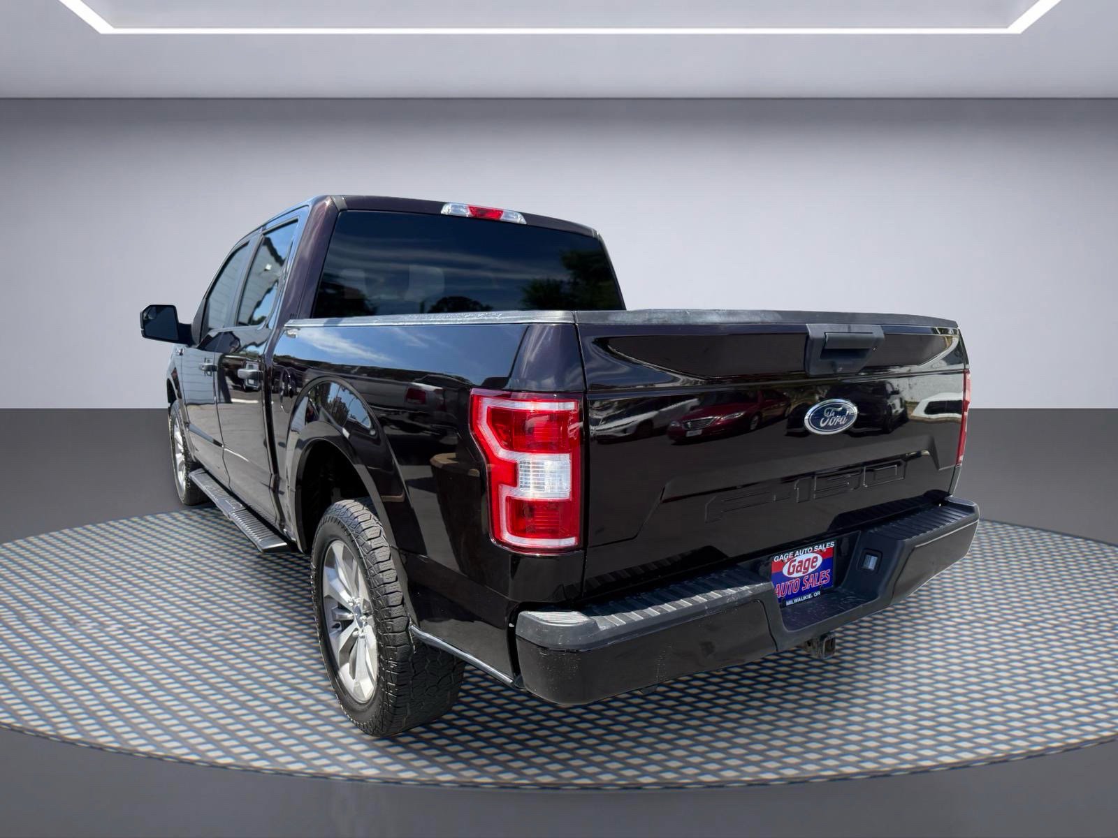 Used 2018 Ford F150 XL w/ Equipment Group 101A Mid AWD/4WD image 3