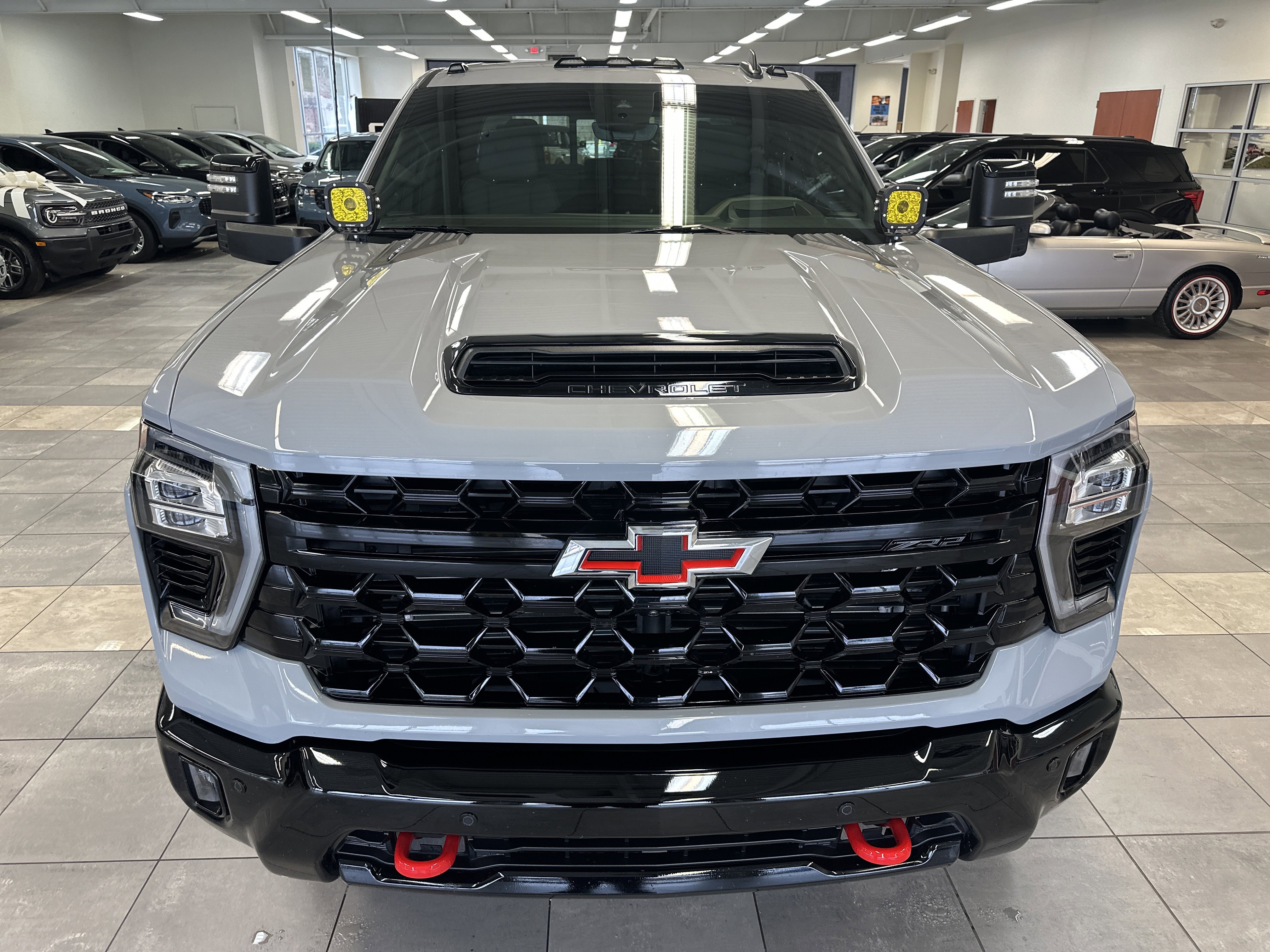 Used 2025 Chevrolet Silverado 2500 ZR2 w/ Technology Package image 21