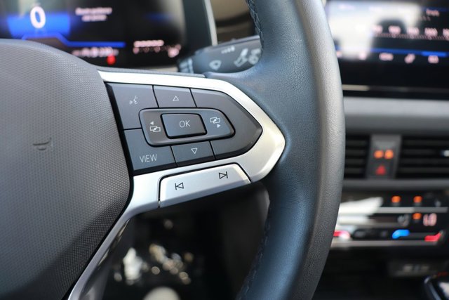 Used 2025 Volkswagen Jetta SE image 19