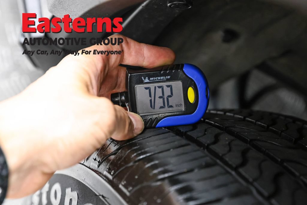 Used 2021 Toyota RAV4 XLE AWD/4WD image 26