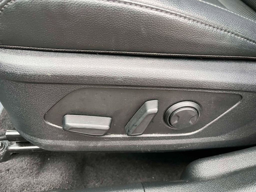 Used 2024 Kia Sportage EX image 17