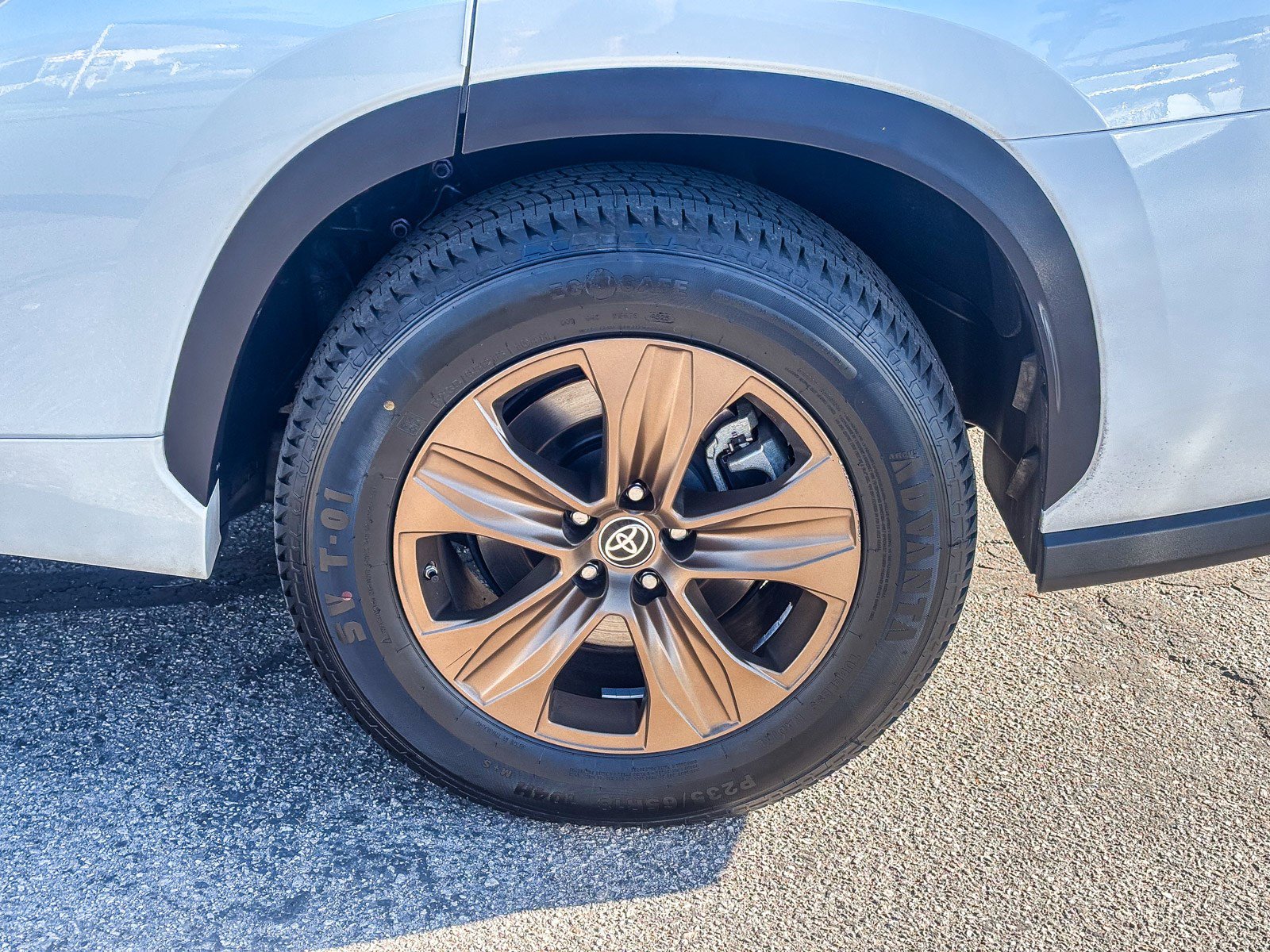 Used 2022 Toyota Highlander Bronze Edition image 12