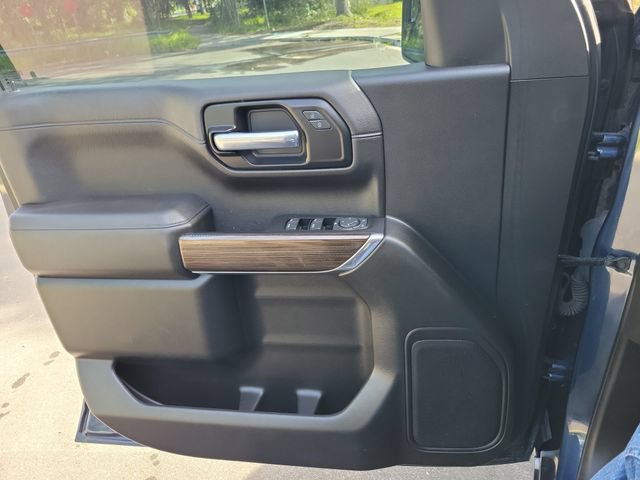 Used 2022 Chevrolet Silverado 1500 RST w/ LPO, Blackout Package AWD/4WD image 15