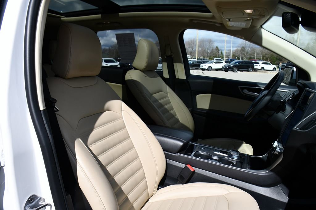 Used 2024 Ford Edge SEL w/ Convenience Package AWD/4WD image 16