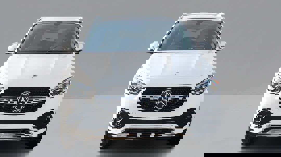 Certified 2023 Mercedes-Benz GLA 250 4MATIC w/ Premium Package image 2