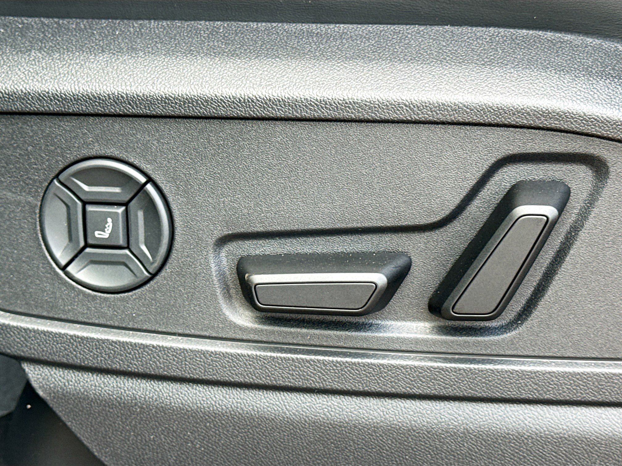 New 2025 Audi SQ5 Premium Plus image 24