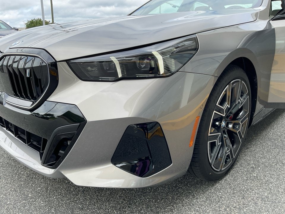 New 2027 BMW i5 xDrive40 w/ M Sport Package AWD/4WD image 26