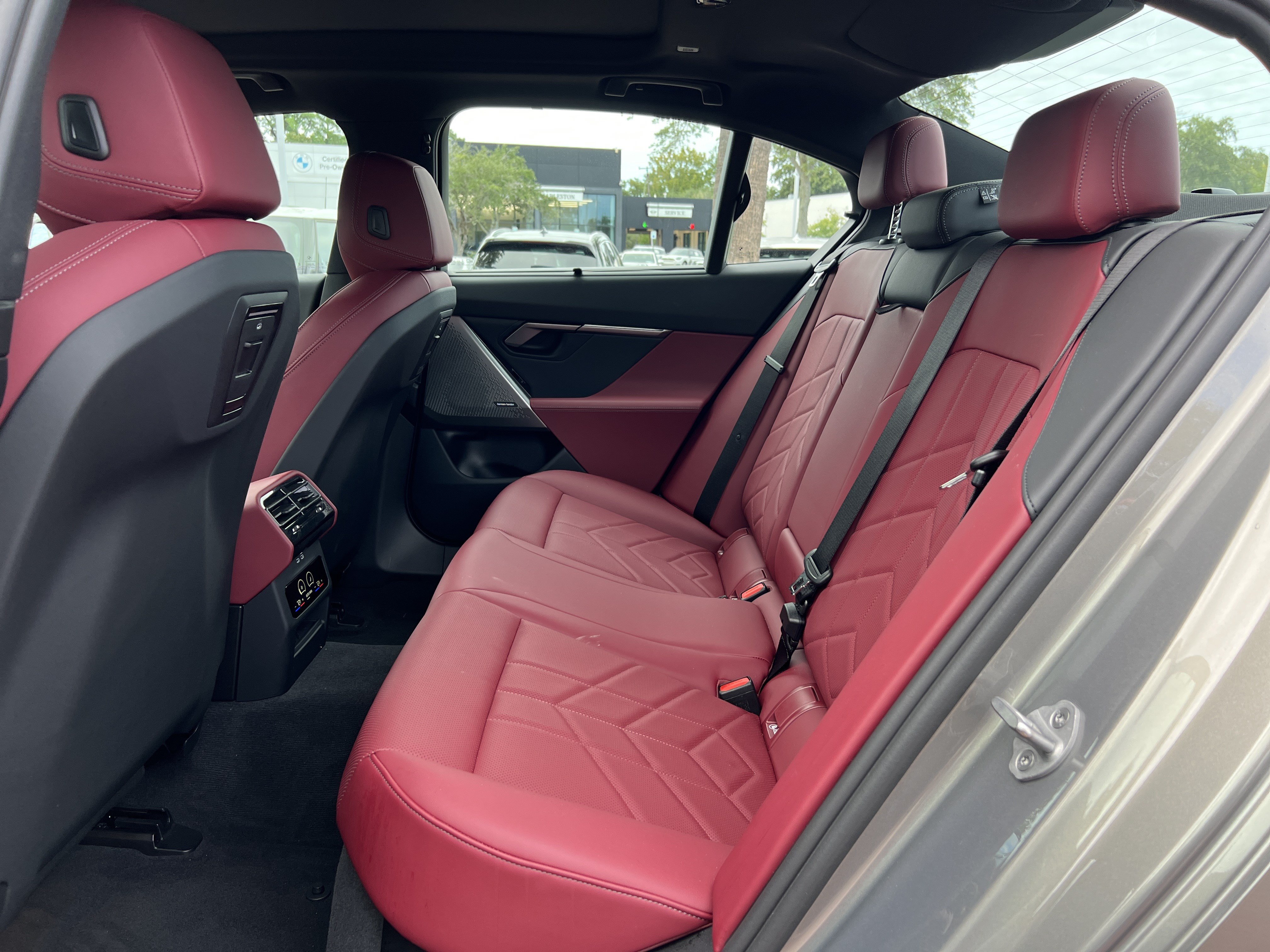 Certified 2026 BMW 540i xDrive AWD/4WD image 31