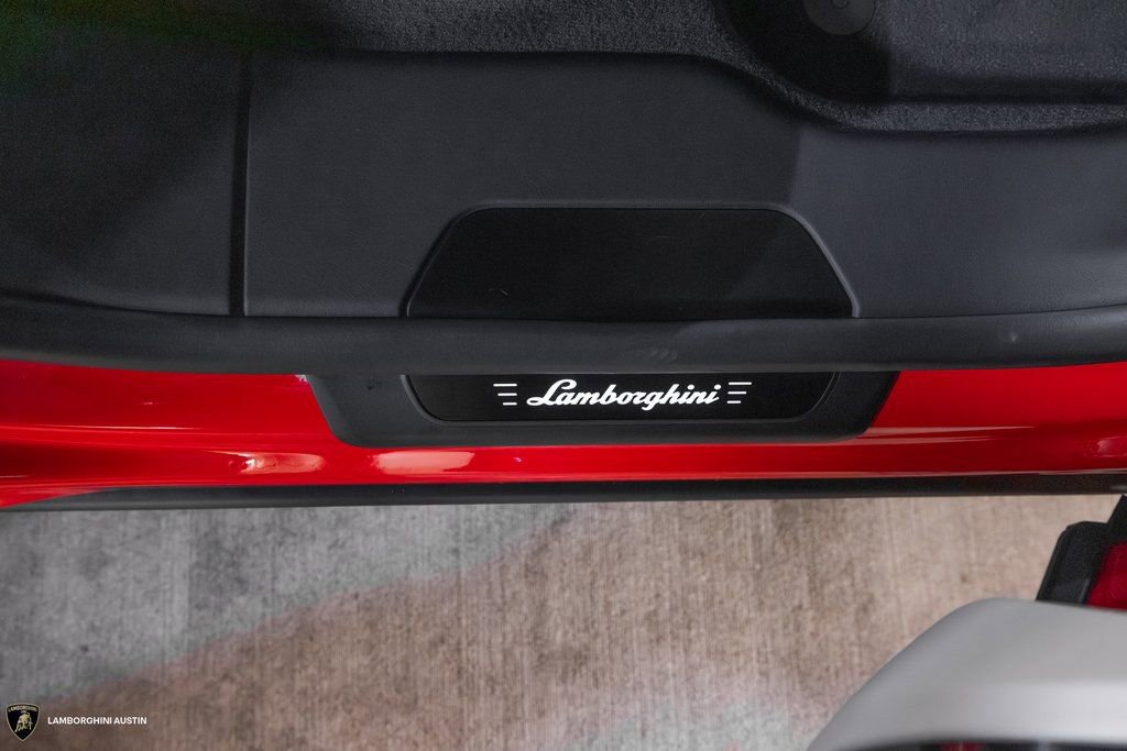 New 2025 Lamborghini Urus SE AWD/4WD image 40