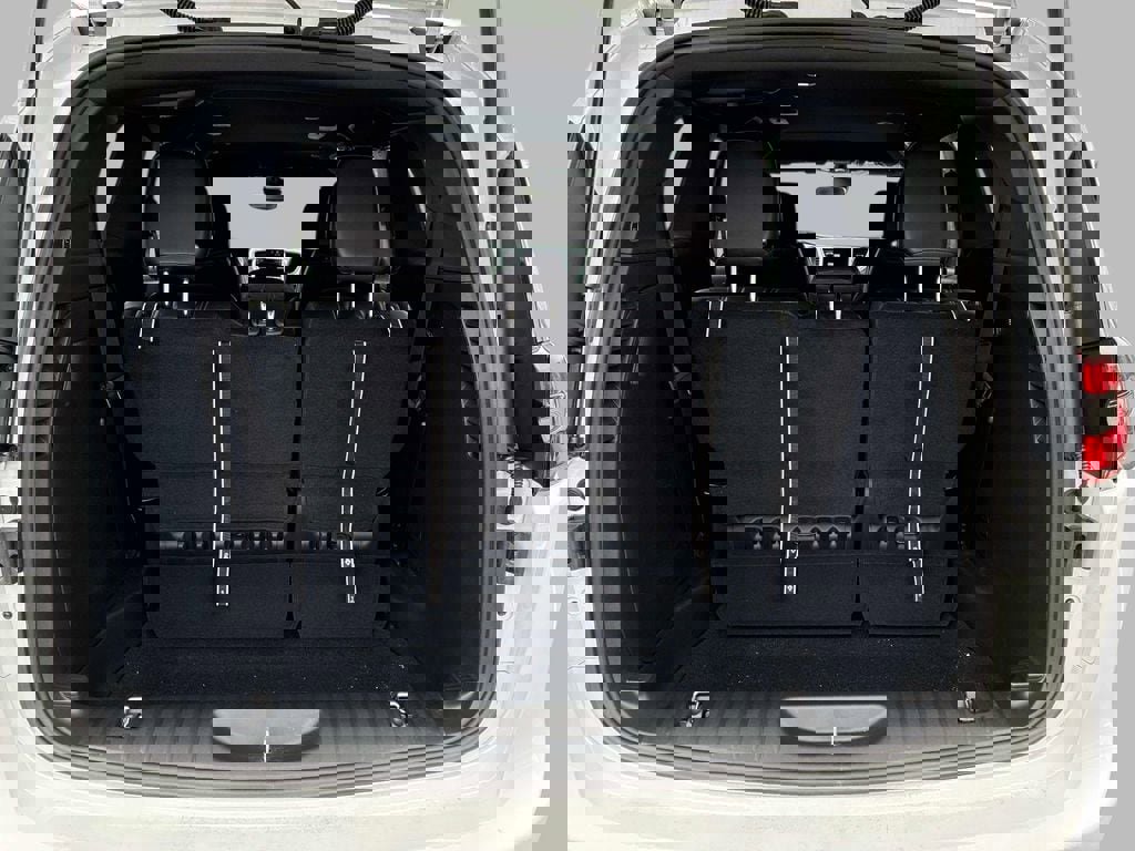 New 2026 Chrysler Pacifica Select AWD/4WD image 4