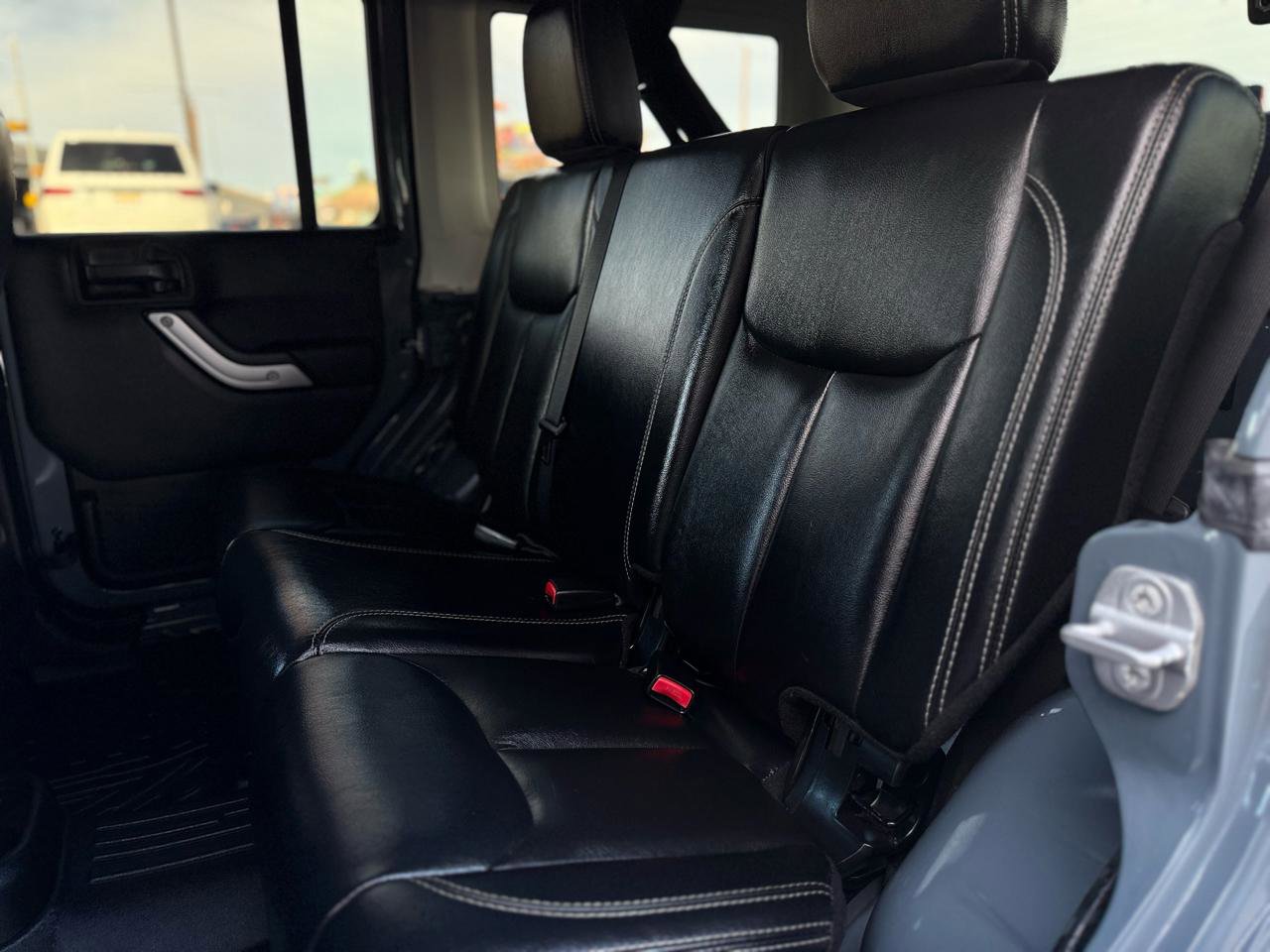 Used 2014 Jeep Wrangler Unlimited Sahara w/ Max Tow Package image 10