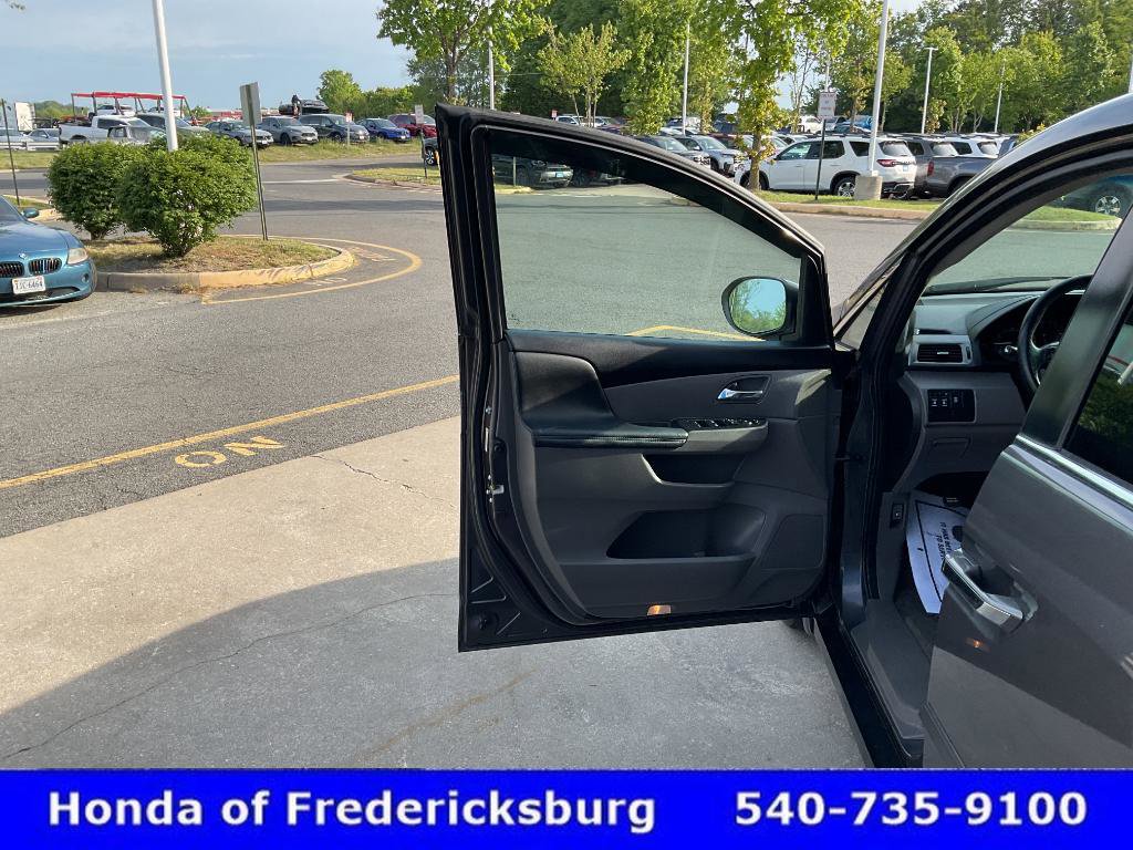 Used 2016 Honda Odyssey SE image 16