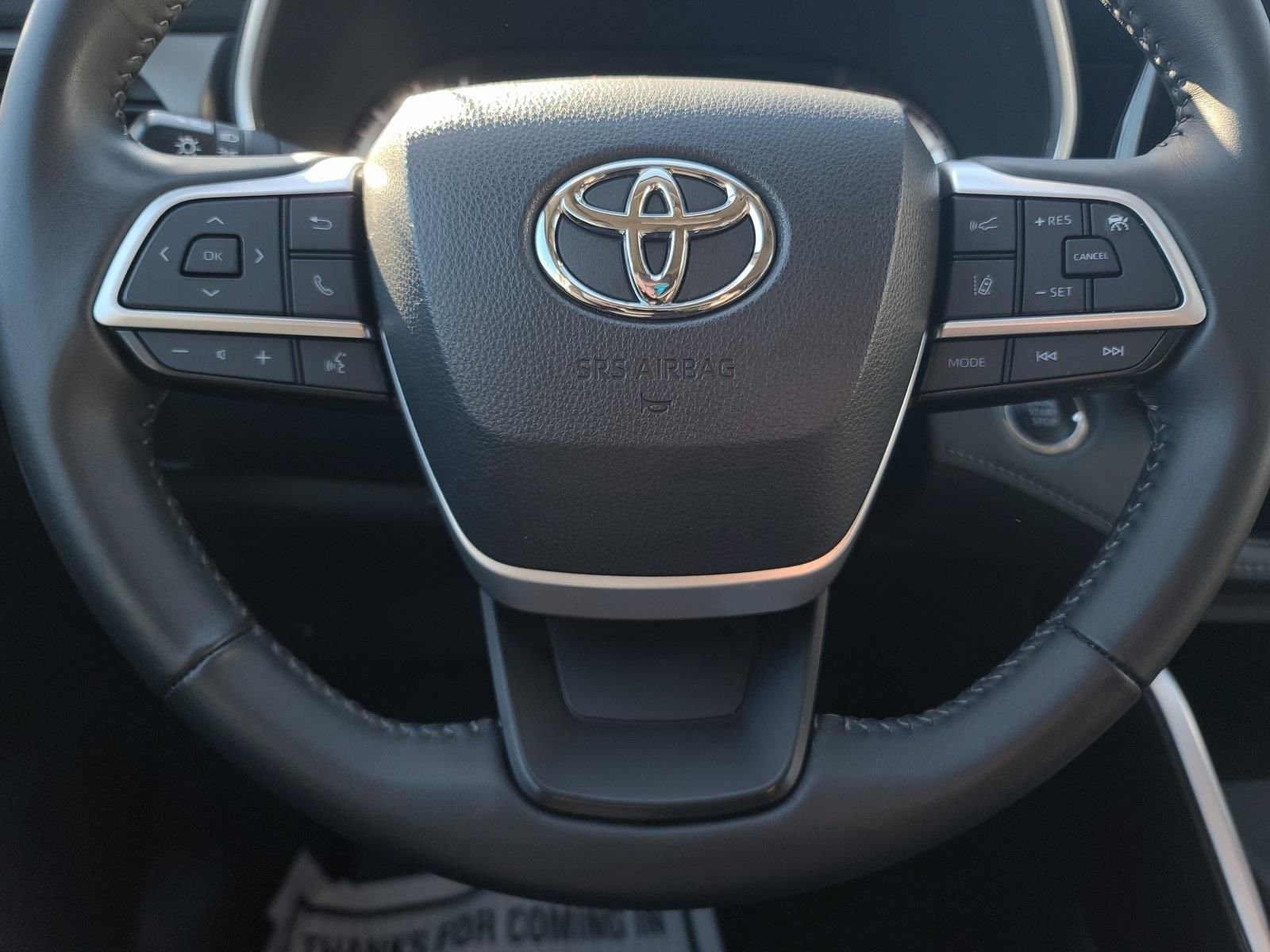 Used 2023 Toyota Highlander XLE image 30