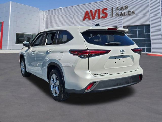 Used 2024 Toyota Highlander LE image 9