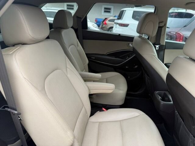 Used 2017 Hyundai Santa Fe Limited FWD image 14