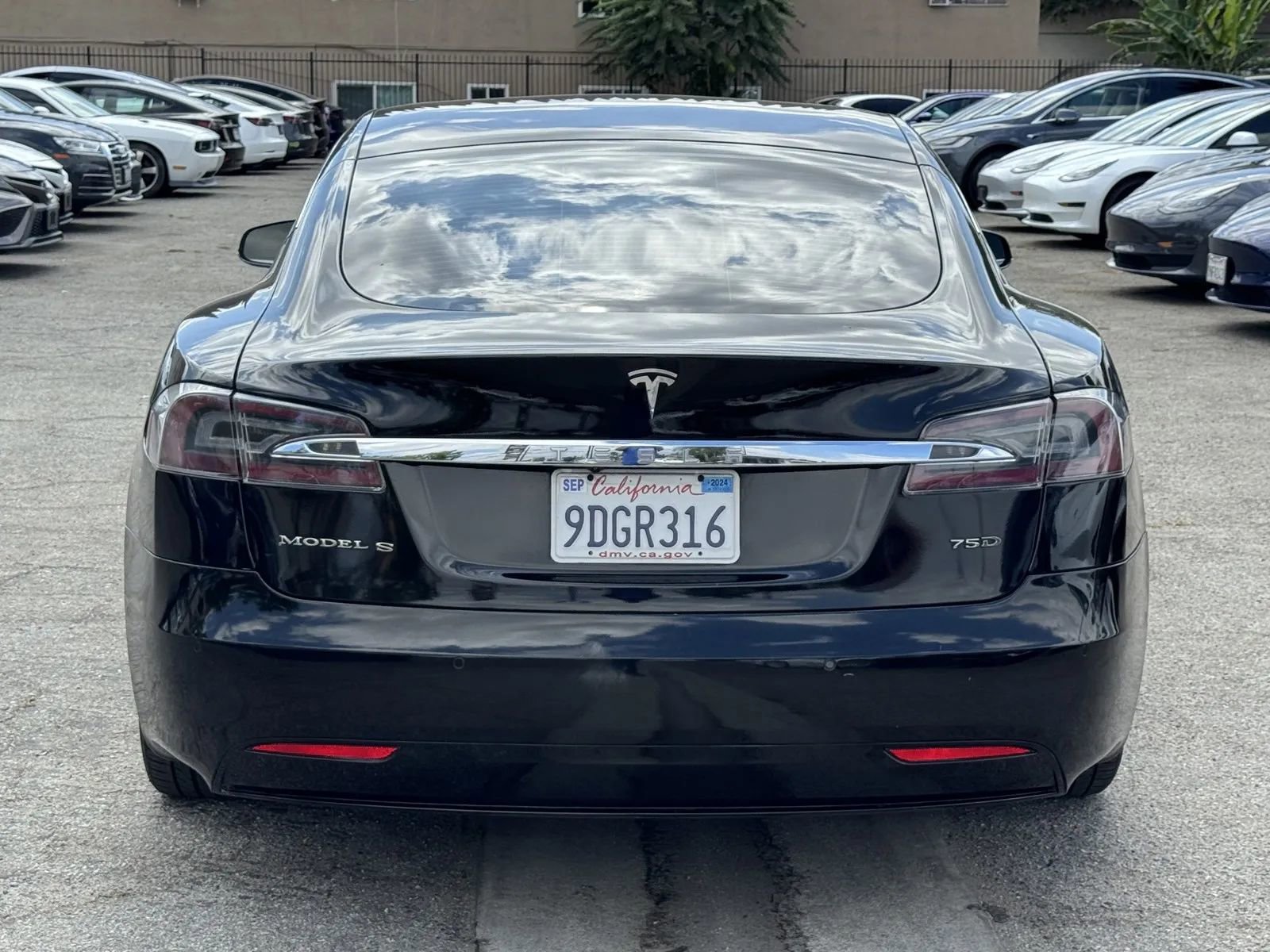 Used 2018 Tesla Model S 75D image 3