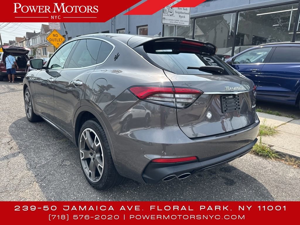 Used 2023 Maserati Levante Modena image 3