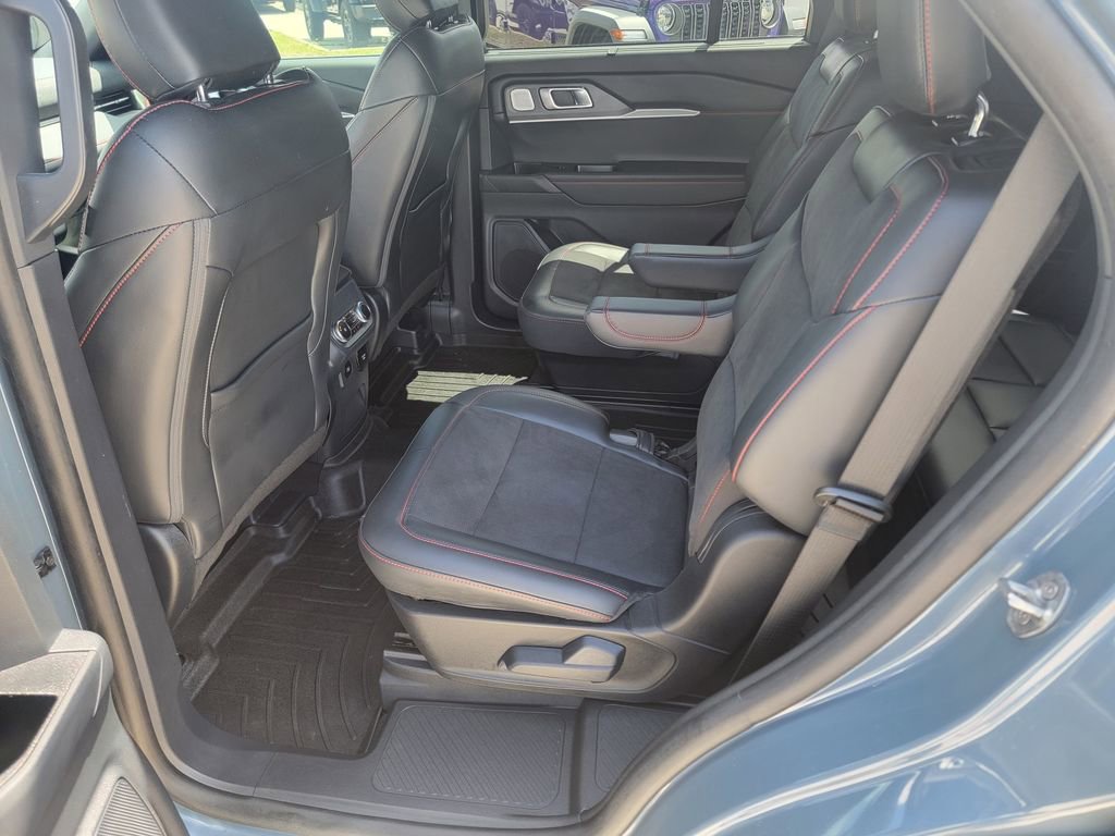 Used 2025 Ford Explorer ST AWD/4WD image 12
