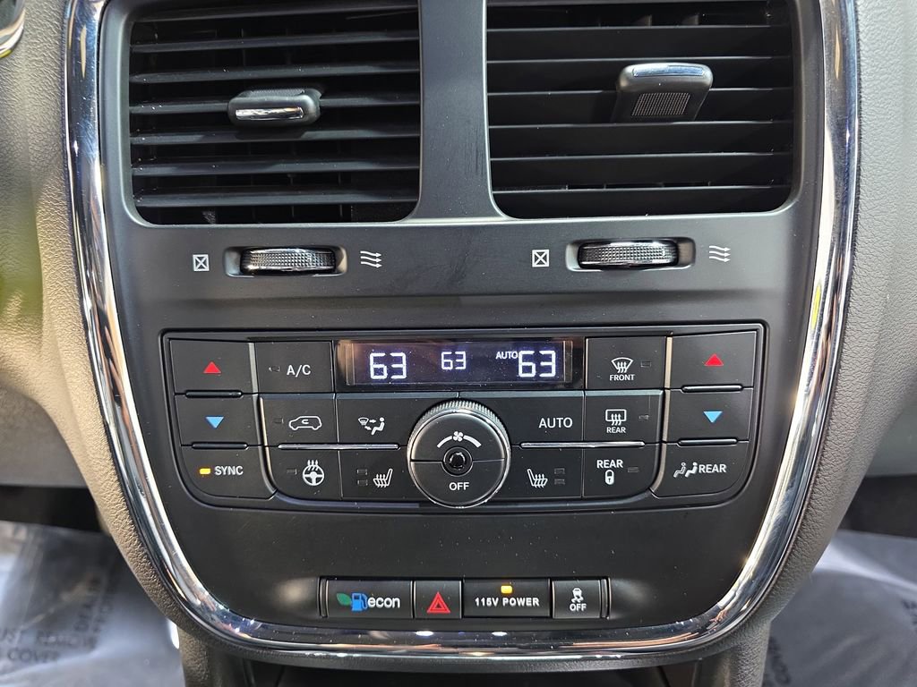 Used 2017 Dodge Grand Caravan GT image 22