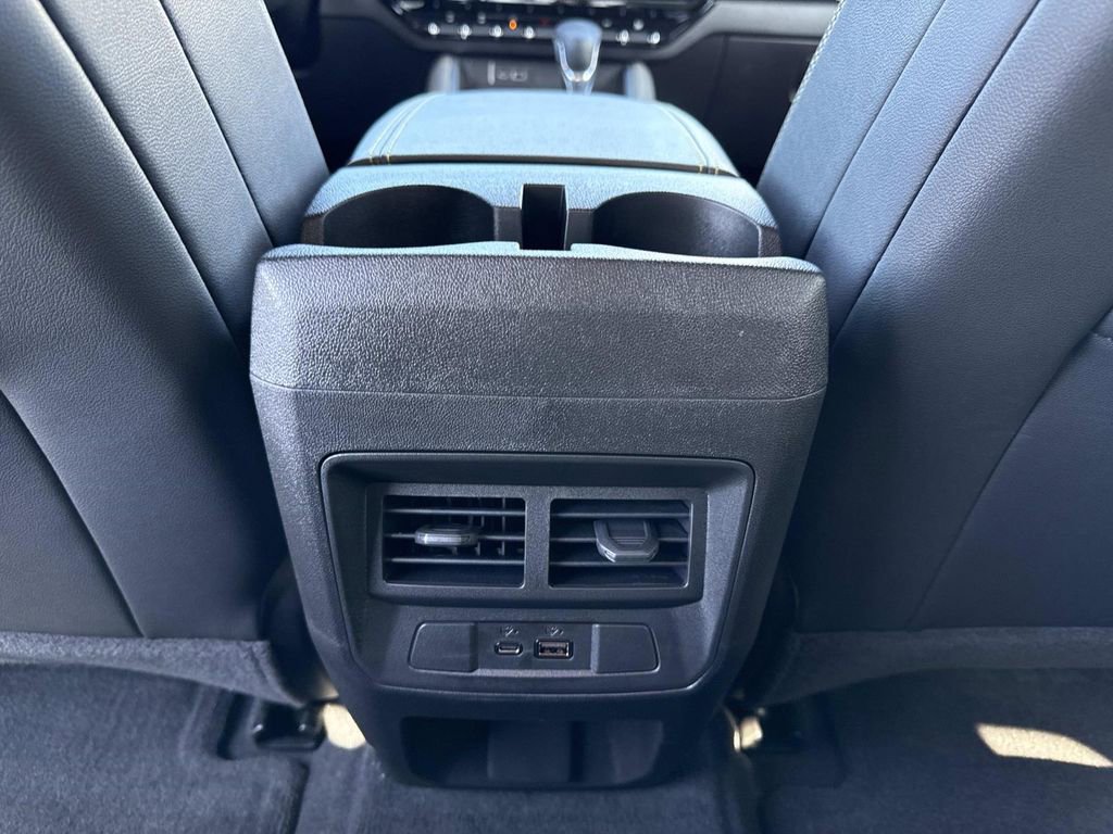 Used 2026 Chevrolet Colorado ZR2 w/ Technology Package AWD/4WD image 15