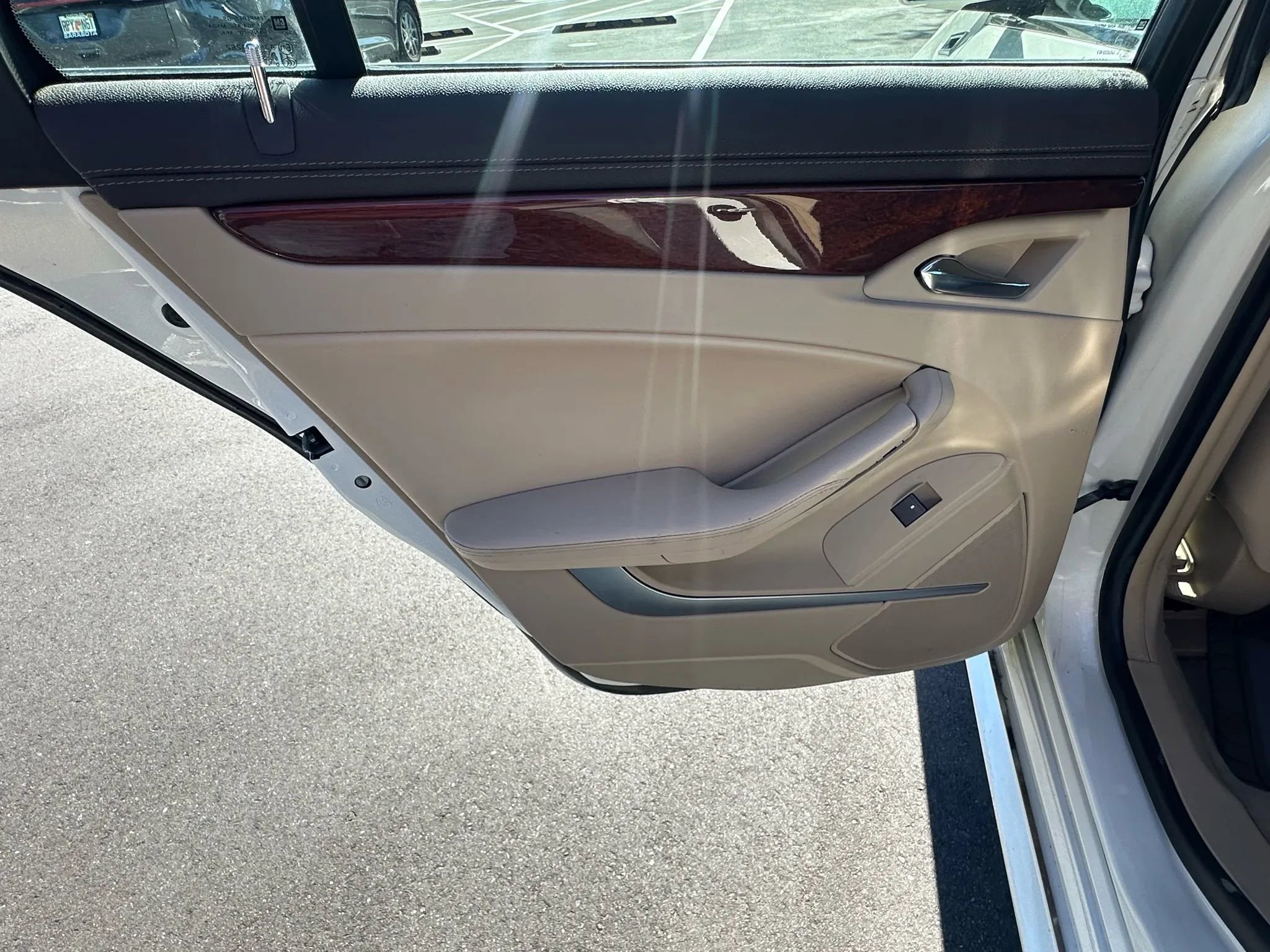 Used 2011 Cadillac CTS Luxury RWD image 29