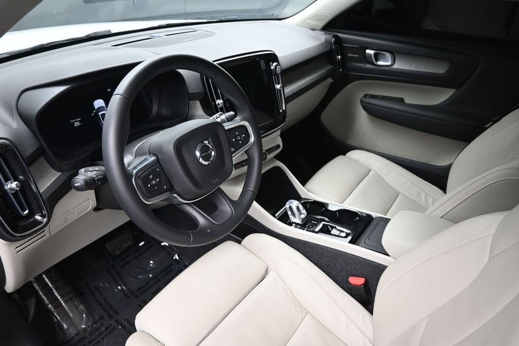 Used 2023 Volvo XC40 B5 Ultimate w/ Protection Package Premier AWD/4WD image 21